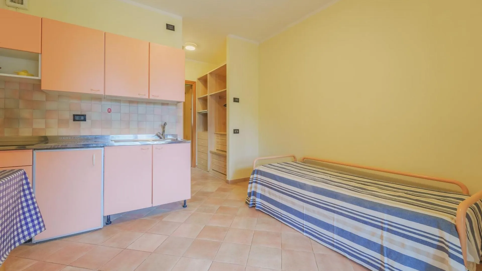 Relais Nisportino Borgo Alloro Casa Castagno Apartment