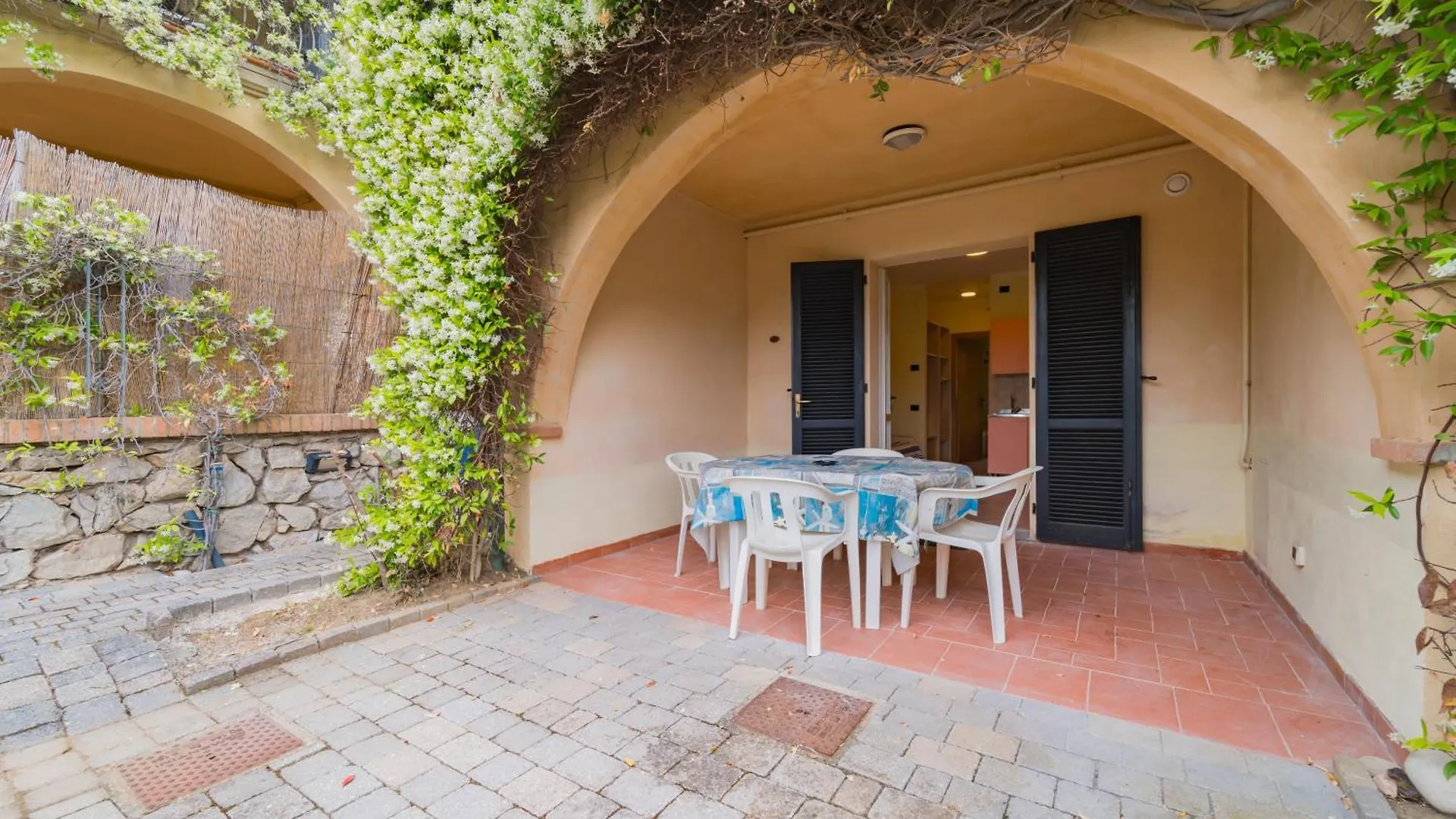 Apartment Relais Nisportino Borgo Alloro Casa Castagno