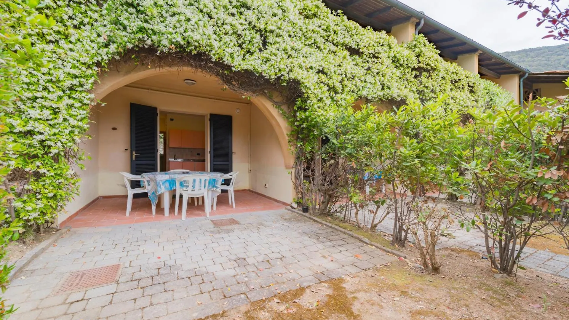 Relais Nisportino Borgo Alloro Casa Castagno Italy