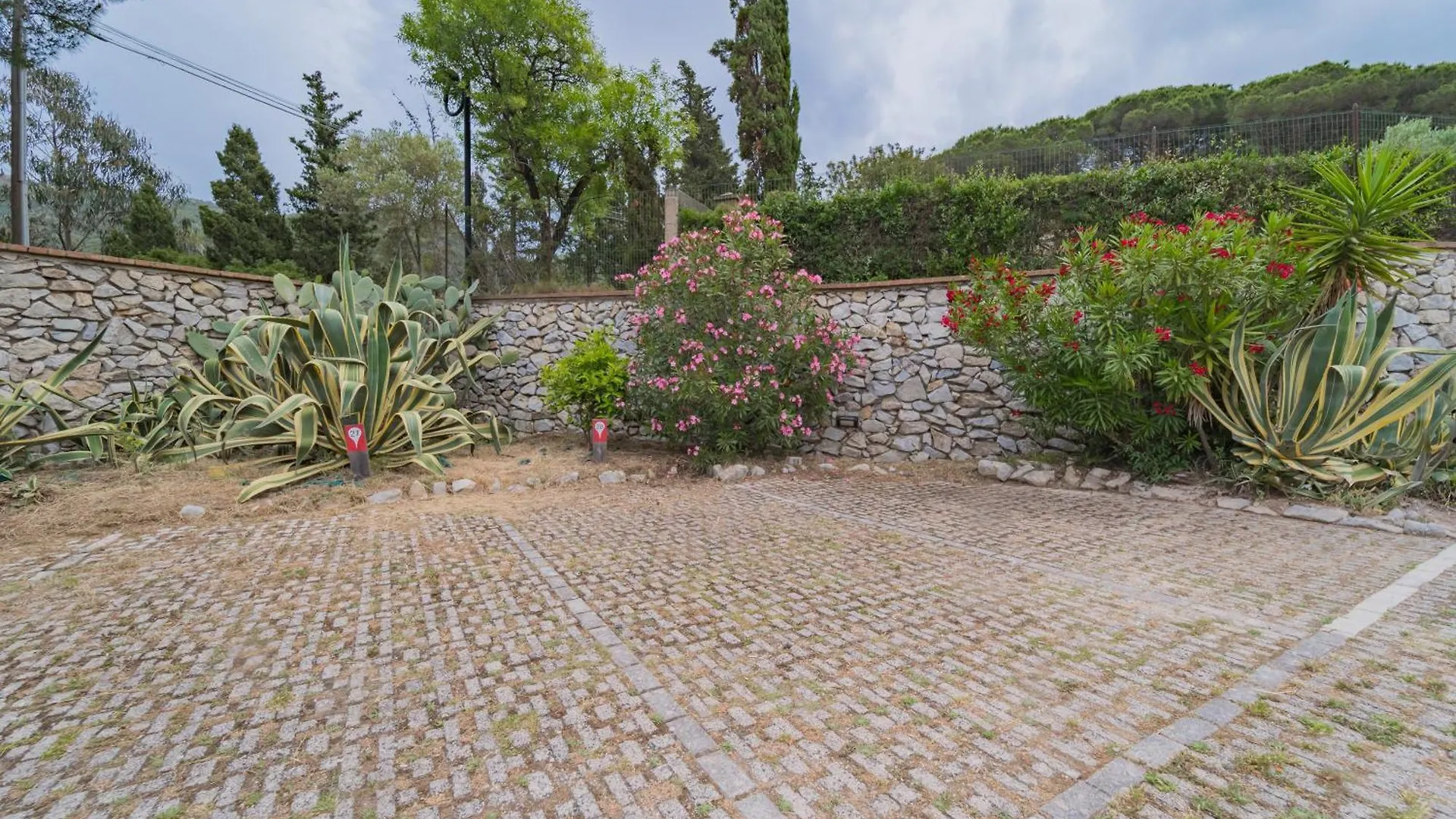 Relais Nisportino Borgo Alloro Casa Castagno Italy
