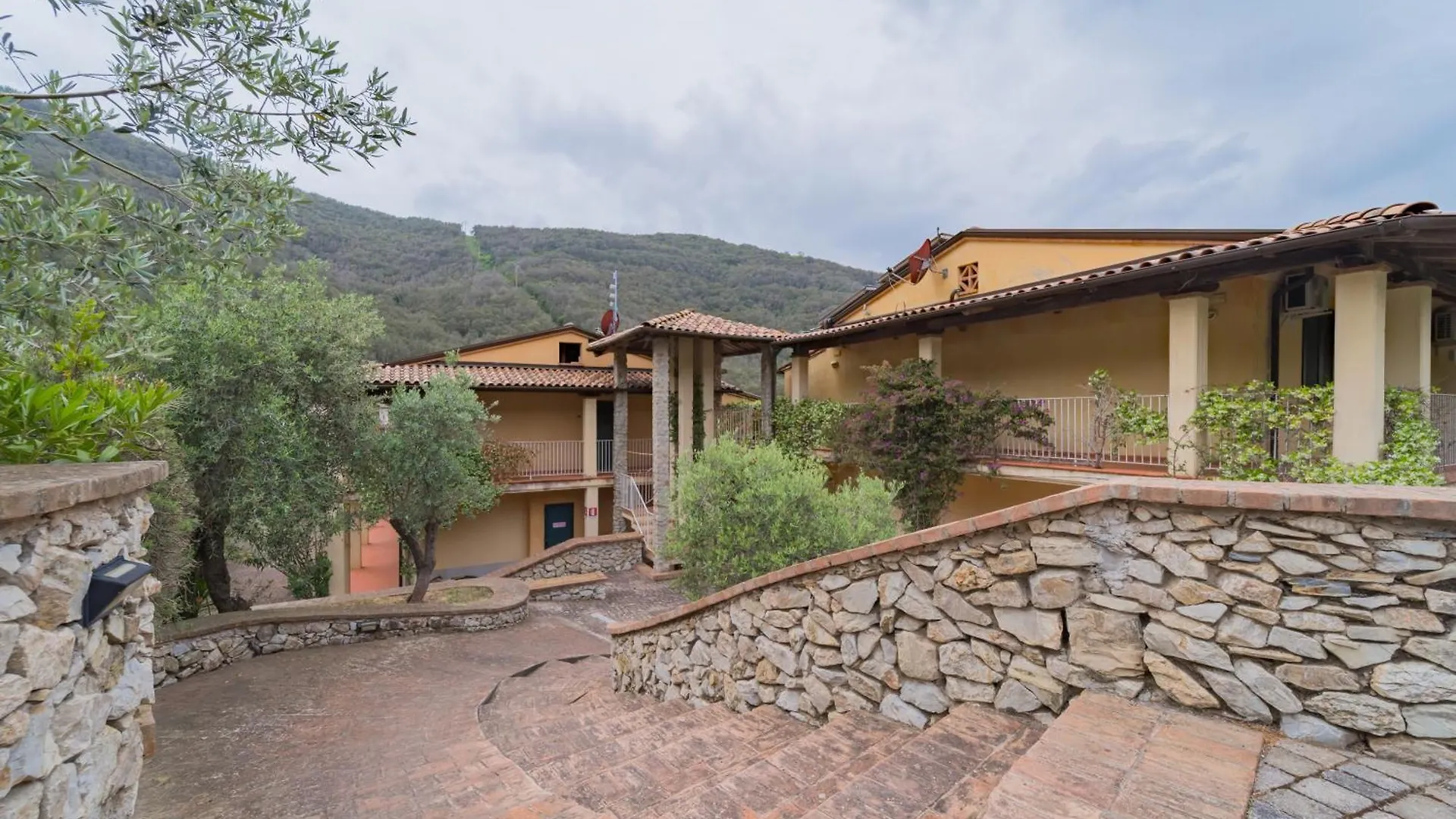 Relais Nisportino Borgo Alloro Casa Castagno